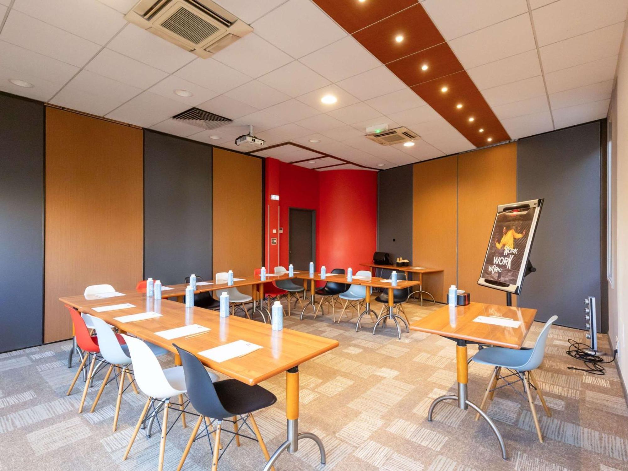 מלון Ibis Le Puy-En-Velay Centre מראה חיצוני תמונה